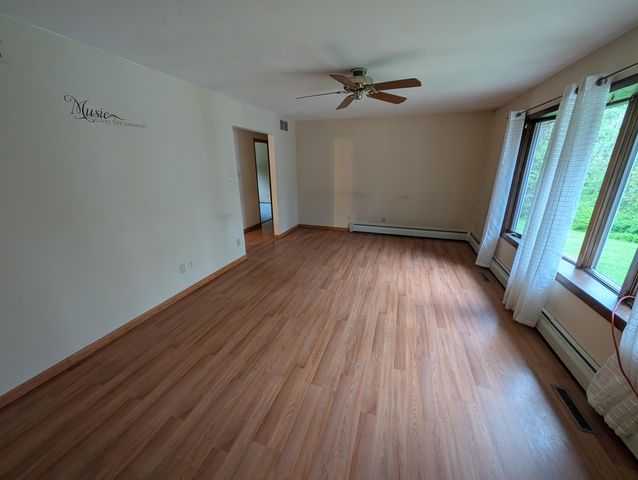 11 Stoner Drive, Valparaiso, IN 46385