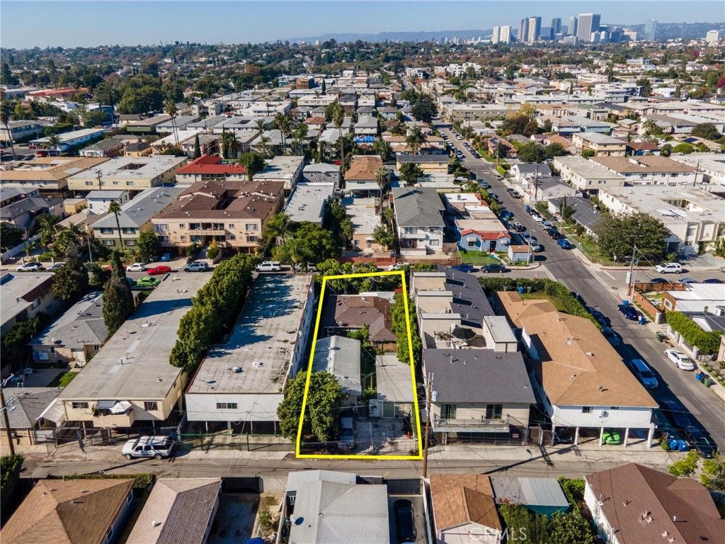 Image 1 of property listing at 2008 S Corning, Los Angeles, CA 90034