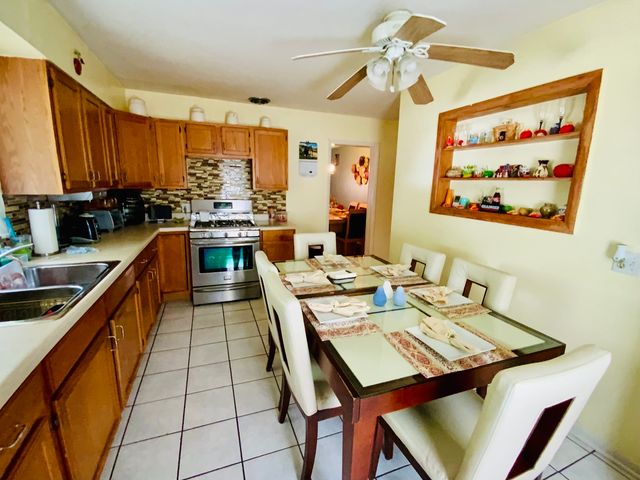 909 Prescott Street, Waukegan, IL 60085