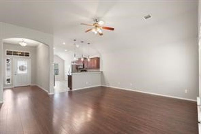 1002 Hidden Oaks Drive, Burleson, TX 76028