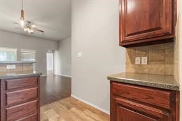 1002 Hidden Oaks Drive, Burleson, TX 76028