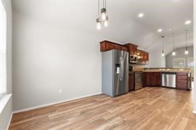 1002 Hidden Oaks Drive, Burleson, TX 76028