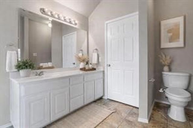 1002 Hidden Oaks Drive, Burleson, TX 76028