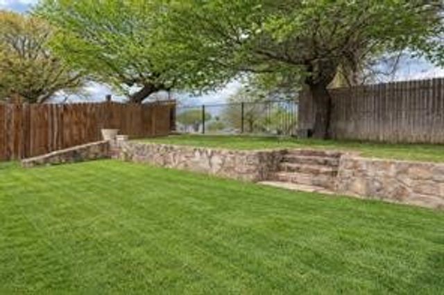 1002 Hidden Oaks Drive, Burleson, TX 76028