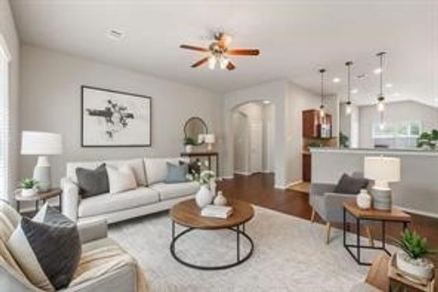 1002 Hidden Oaks Drive, Burleson, TX 76028