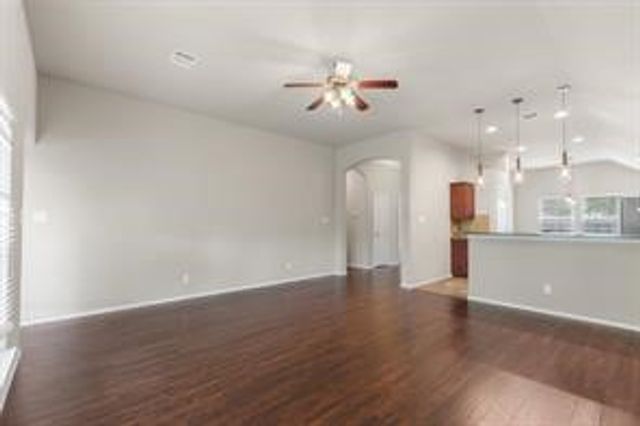 1002 Hidden Oaks Drive, Burleson, TX 76028