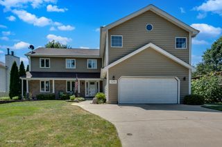 125 N Pleasant Road, Lake Zurich, IL 60047