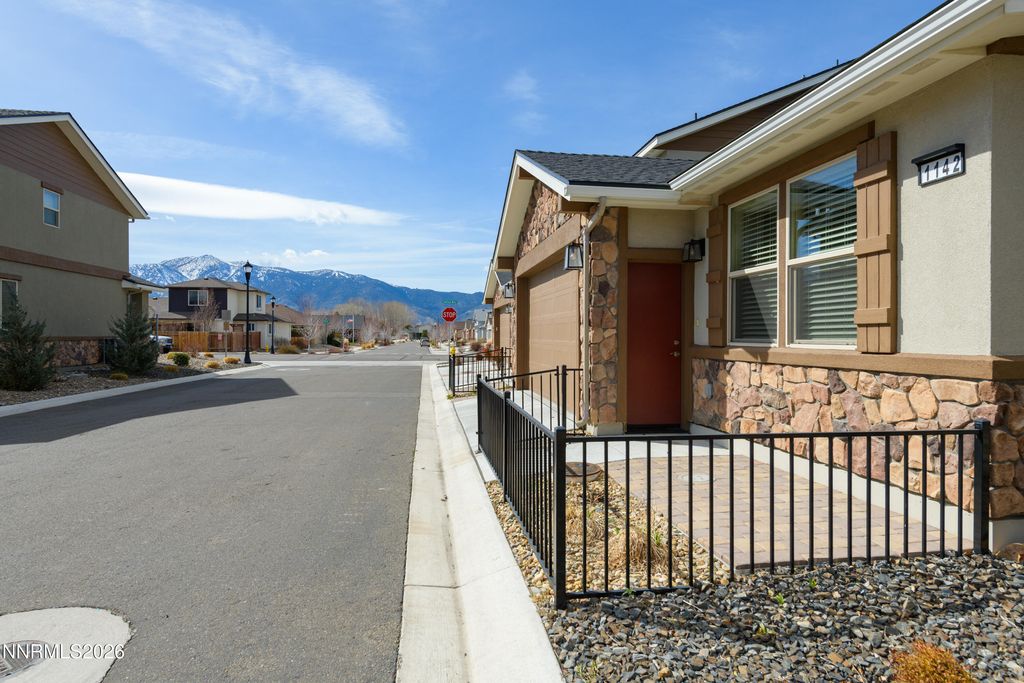 Image 5 of property listing at 1142 Montevideo Circle, Minden, NV 89423