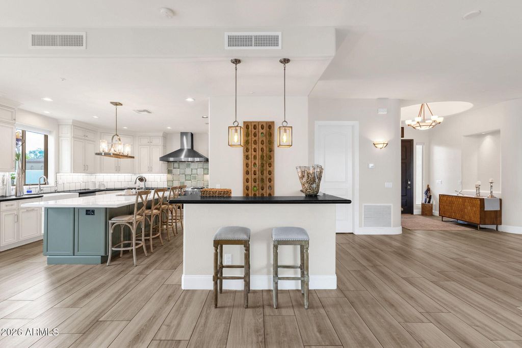 8952 E WETHERSFIELD Road, Scottsdale, AZ 85260