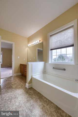 101 BANEBERRY LN, Lititz, PA 17543