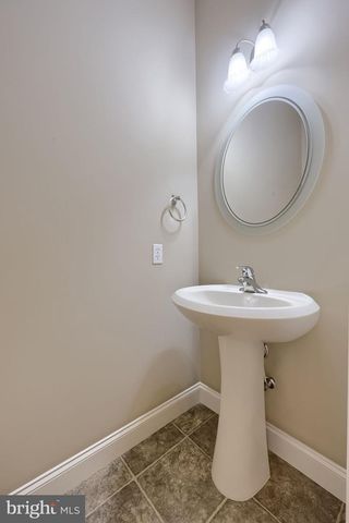 101 BANEBERRY LN, Lititz, PA 17543