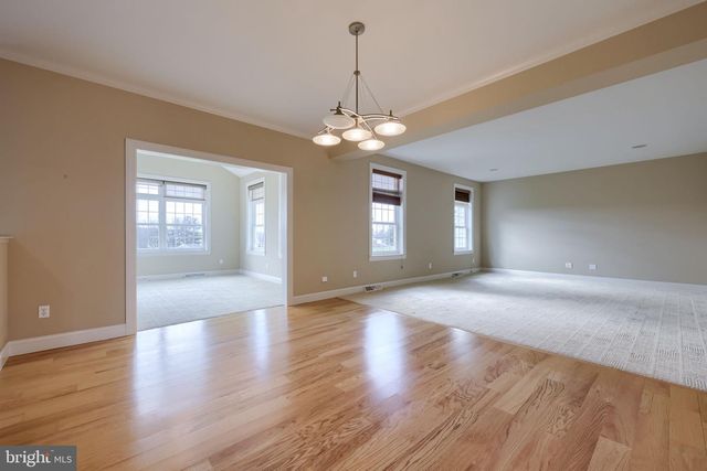 101 BANEBERRY LN, Lititz, PA 17543