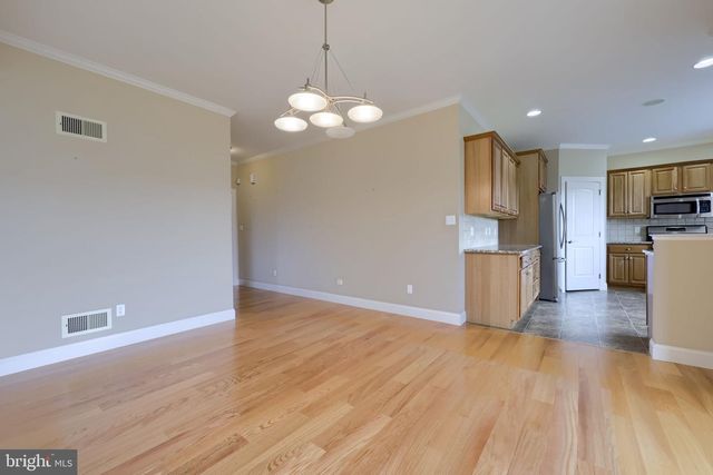 101 BANEBERRY LN, Lititz, PA 17543