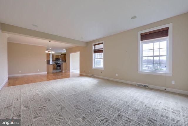 101 BANEBERRY LN, Lititz, PA 17543