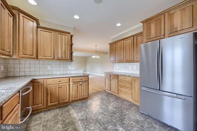 101 BANEBERRY LN, Lititz, PA 17543