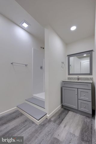 101 BANEBERRY LN, Lititz, PA 17543