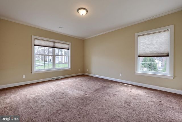 101 BANEBERRY LN, Lititz, PA 17543