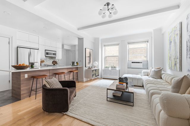 241 W 97th St Apt 4L, New York City, NY 10025