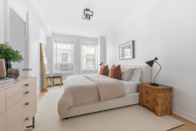 241 W 97th St Apt 4L, New York City, NY 10025