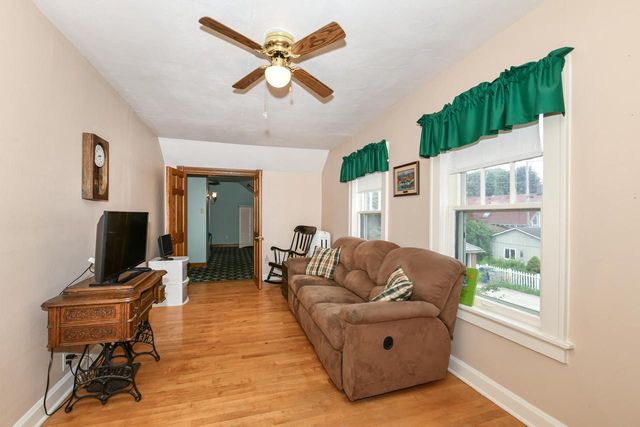 4915 W Woodlawn COURT, Milwaukee, WI 53208
