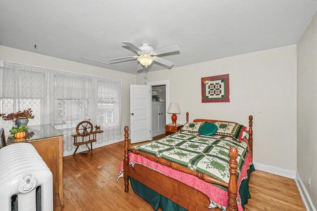 4915 W Woodlawn COURT, Milwaukee, WI 53208