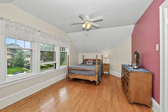 4915 W Woodlawn COURT, Milwaukee, WI 53208