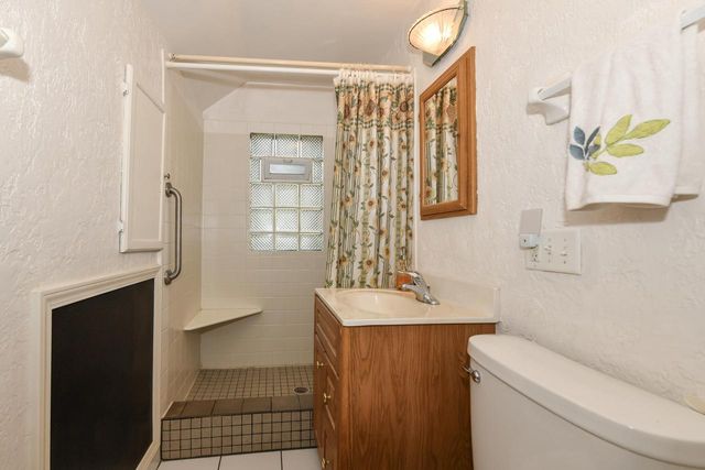 4915 W Woodlawn COURT, Milwaukee, WI 53208