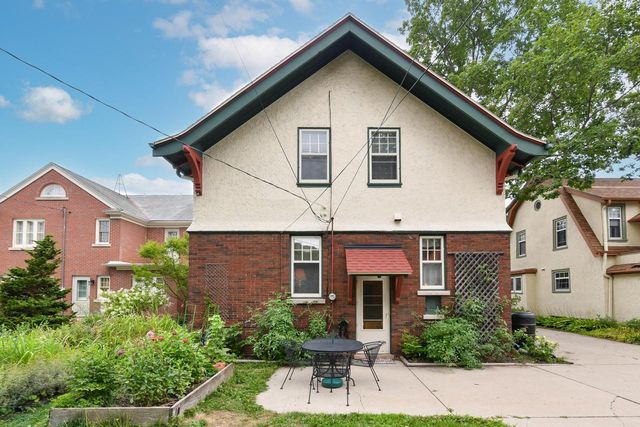 4915 W Woodlawn COURT, Milwaukee, WI 53208