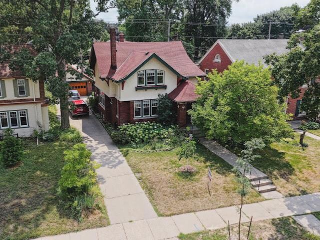 4915 W Woodlawn COURT, Milwaukee, WI 53208