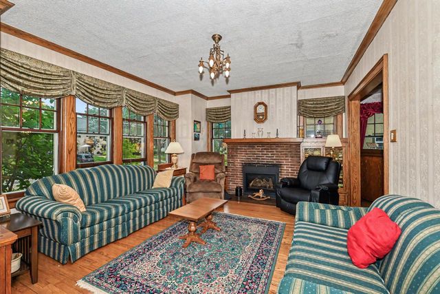 4915 W Woodlawn COURT, Milwaukee, WI 53208
