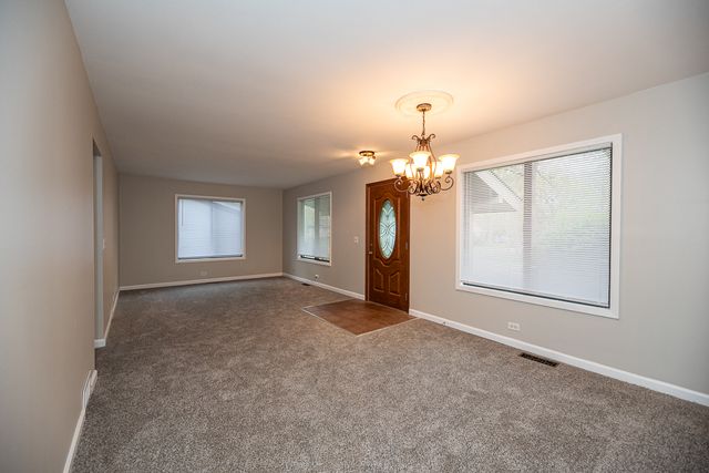 67 Honeysuckle Lane, Crystal Lake, IL 60014