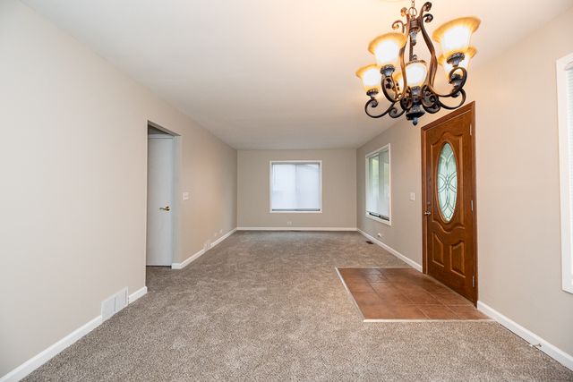 67 Honeysuckle Lane, Crystal Lake, IL 60014
