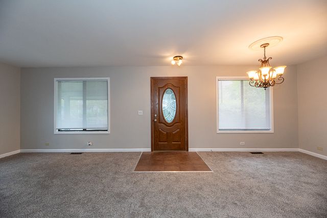 67 Honeysuckle Lane, Crystal Lake, IL 60014