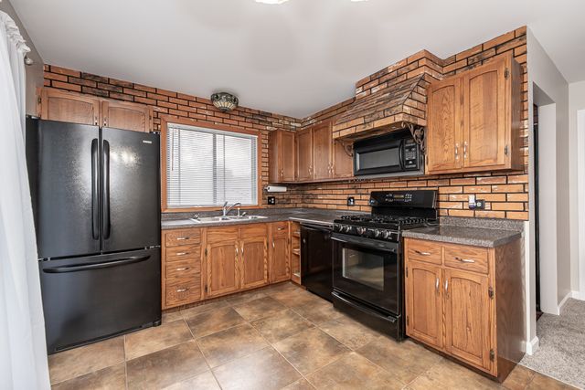 67 Honeysuckle Lane, Crystal Lake, IL 60014