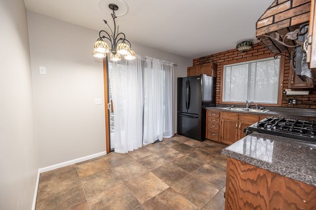67 Honeysuckle Lane, Crystal Lake, IL 60014