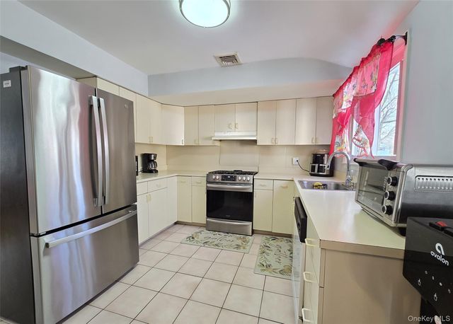 237 Donald Boulevard, Holbrook, NY 11741