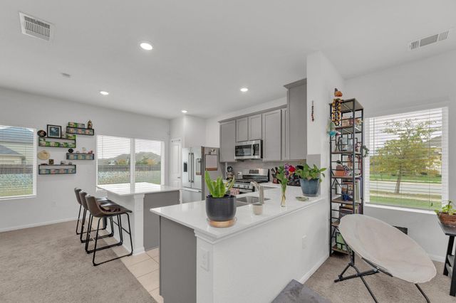 218 Oldbridge DR, Hutto, TX 78634