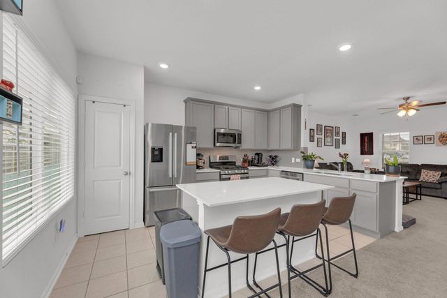 218 Oldbridge DR, Hutto, TX 78634