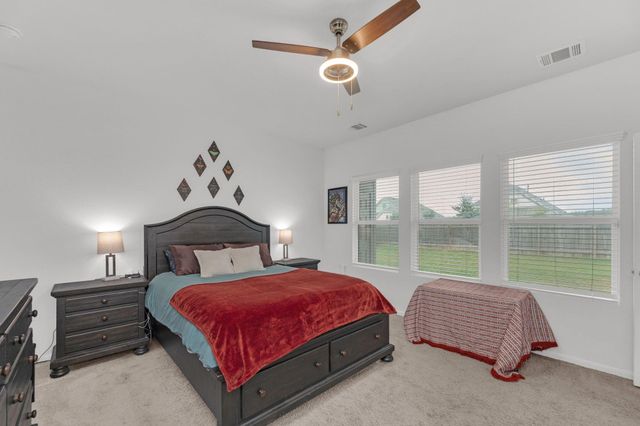 218 Oldbridge DR, Hutto, TX 78634