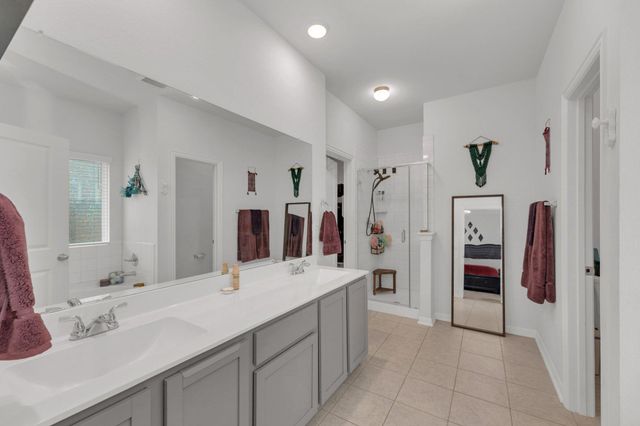 218 Oldbridge DR, Hutto, TX 78634