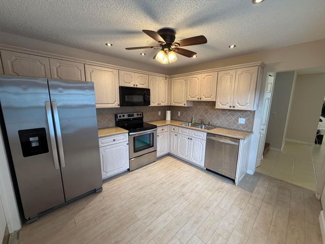 3841 Island Club Circle E, Lake Worth, FL 33462