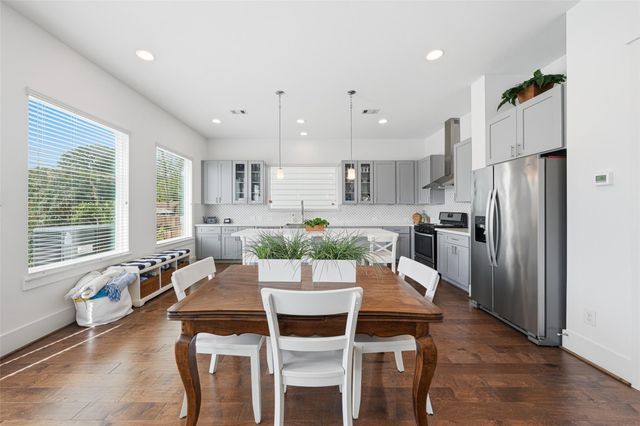 327 Yale Oaks Lane, Houston, TX 77091