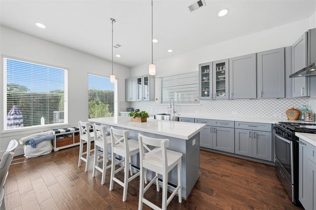 327 Yale Oaks Lane, Houston, TX 77091