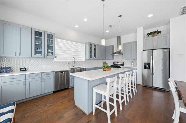 327 Yale Oaks Lane, Houston, TX 77091