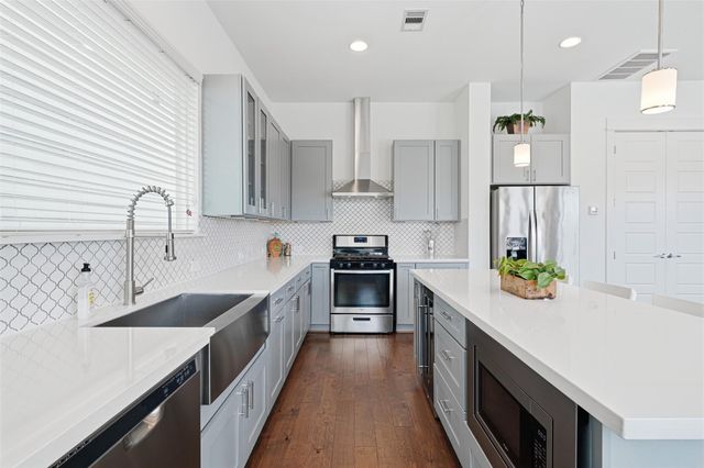 327 Yale Oaks Lane, Houston, TX 77091