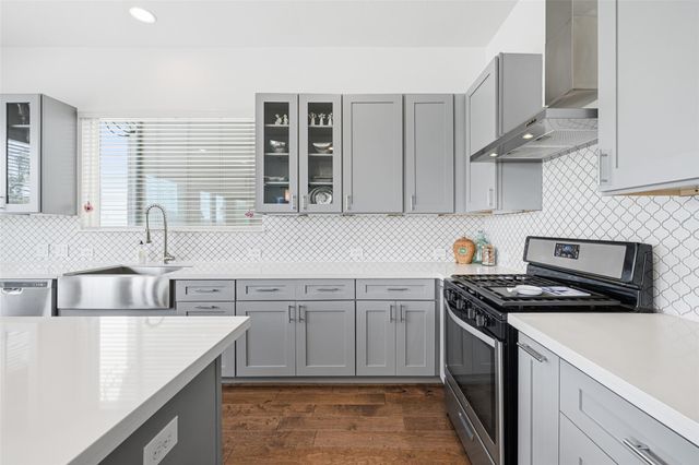 327 Yale Oaks Lane, Houston, TX 77091