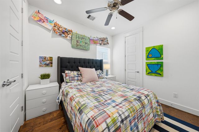 327 Yale Oaks Lane, Houston, TX 77091