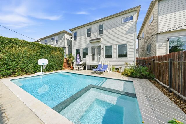 327 Yale Oaks Lane, Houston, TX 77091