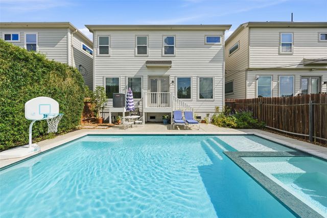 327 Yale Oaks Lane, Houston, TX 77091