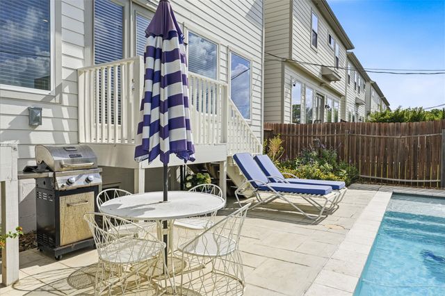 327 Yale Oaks Lane, Houston, TX 77091